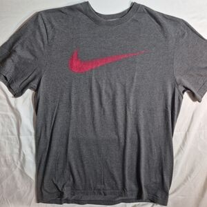 Nike Gray Tee Red Swoosh T-Shirt Mens Size XXL Fits XL